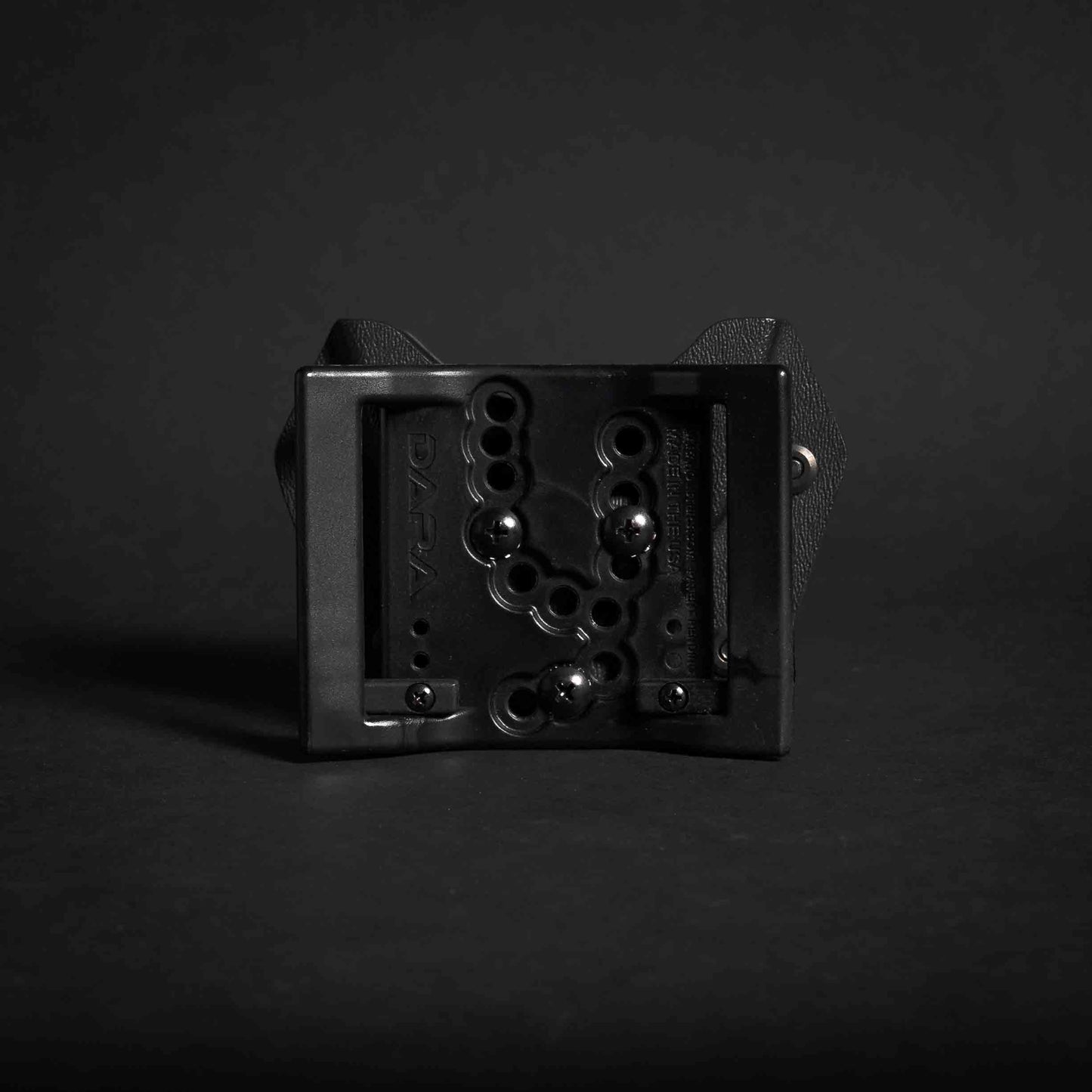 Dara Handcuff Carrier